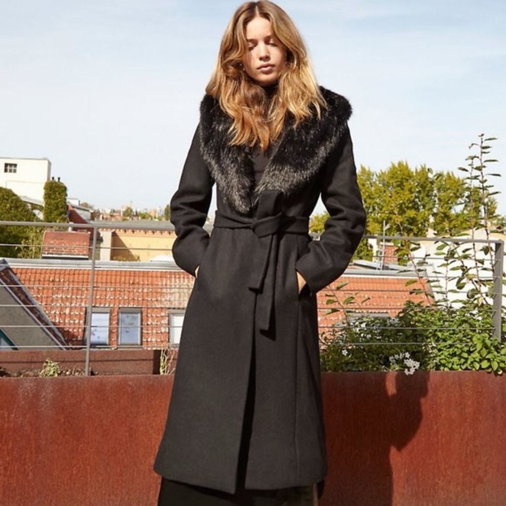 Wilfred Waldorf Black Coat with Faux Fur Collar
